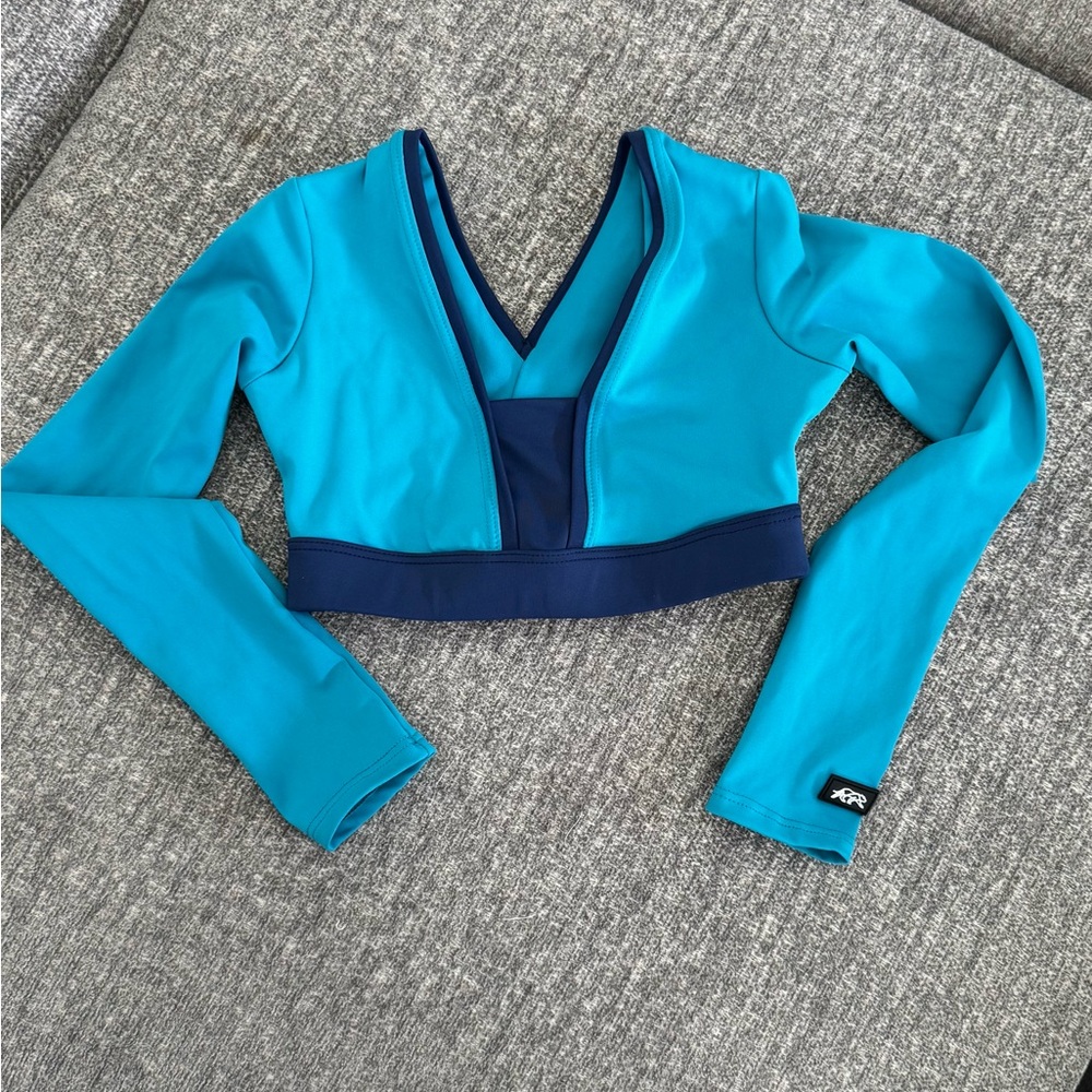 Tiger Friday- reversible Brooke Long Sleeve Crop - Acadia - CL